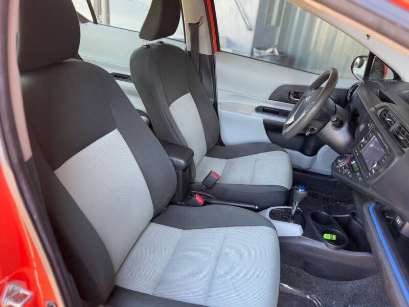 2013 Toyota Prius c Three