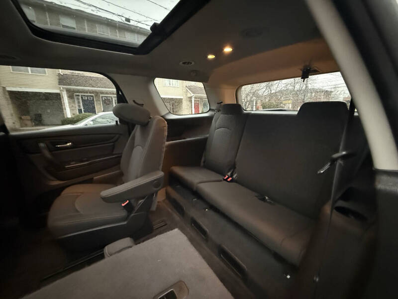 2016 GMC Acadia SLE-2