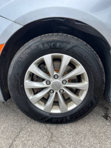 2017 Chrysler Pacifica Touring-L