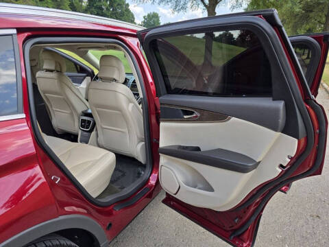 2019 Lincoln Nautilus Select
