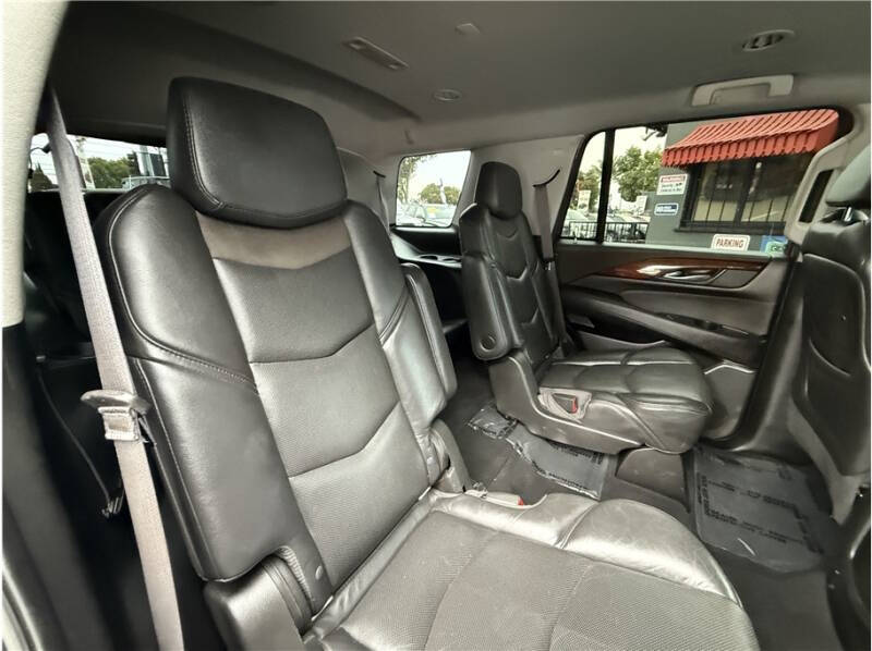 2017 Cadillac Escalade Standard