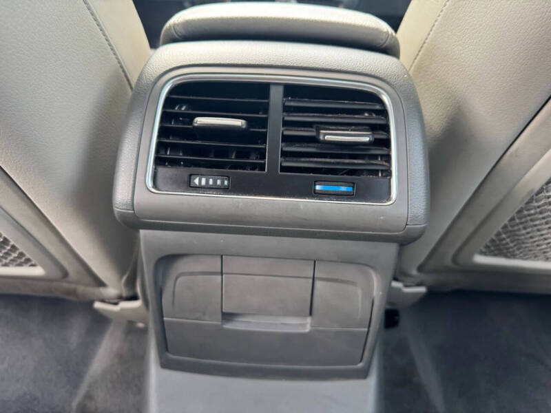 2011 Audi Q5 2.0T quattro Premium Plus