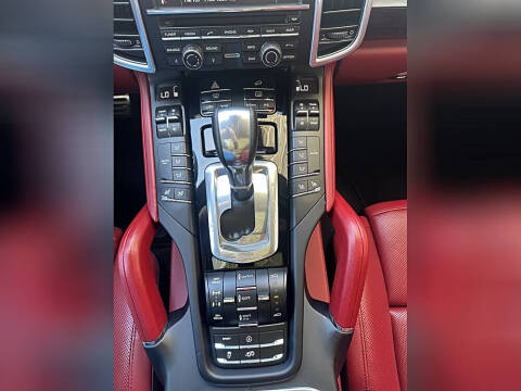 2016 Porsche Cayenne GTS