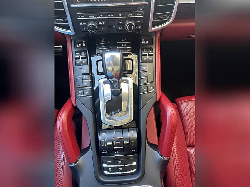 2016 Porsche Cayenne GTS