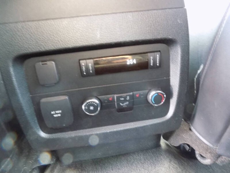 2015 Lincoln Navigator Base's photo