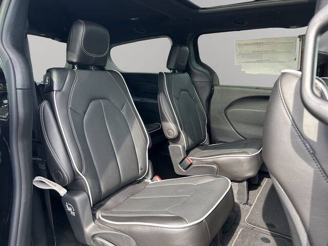 2027 Chrysler Pacifica Limited