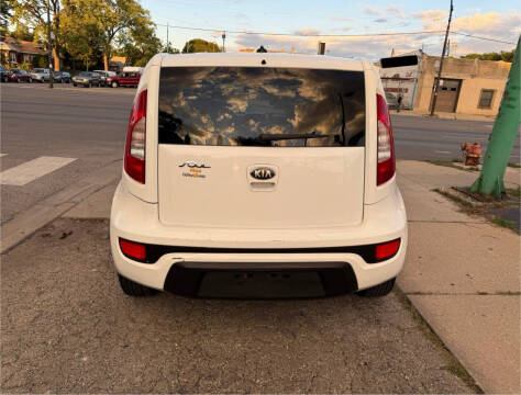 2013 Kia Soul +