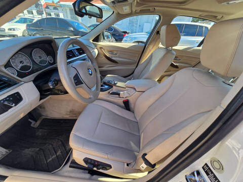 2012 BMW 3 Series 328i