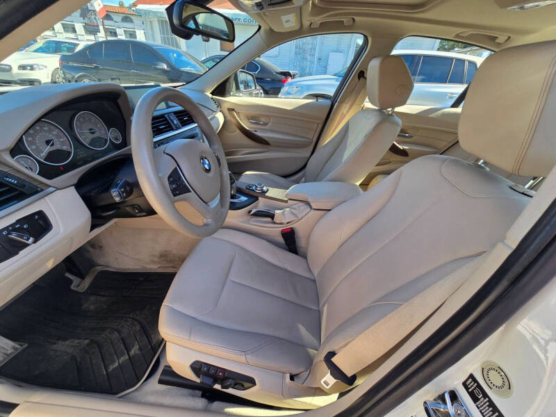 2012 BMW 3 Series 328i