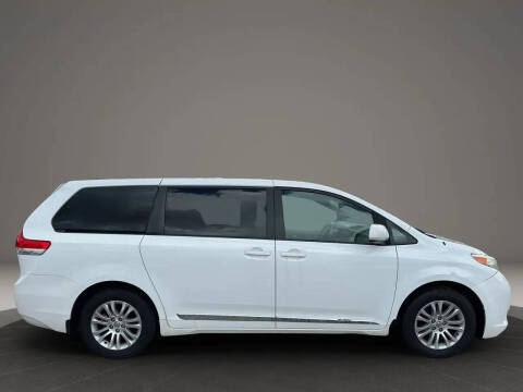 2012 Toyota Sienna