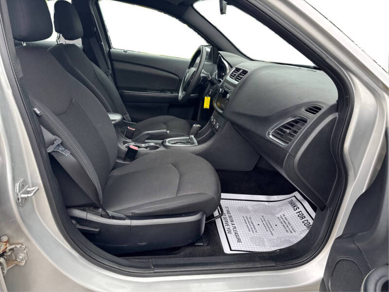 2012 Dodge Avenger SE