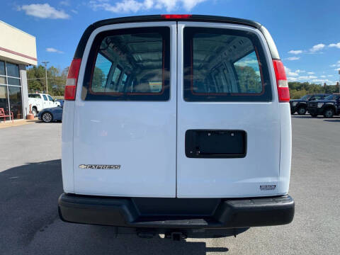 2017 Chevrolet Express 2500