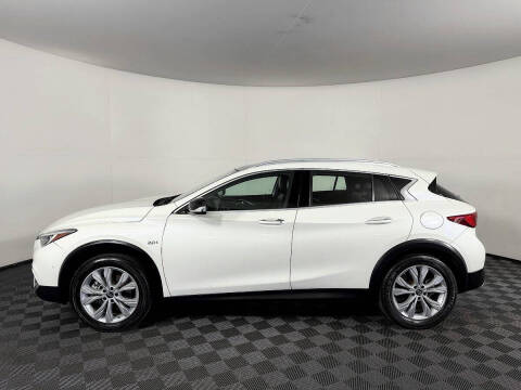 2017 Infiniti QX30 Premium