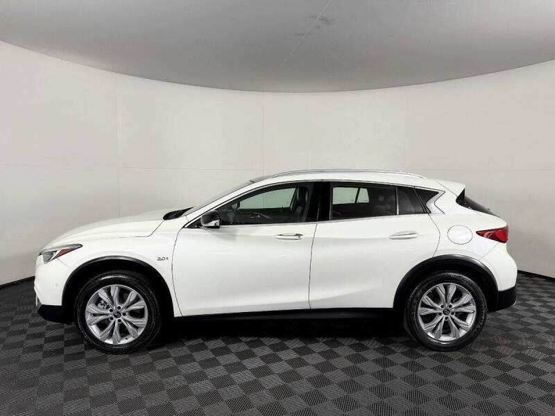 2017 Infiniti QX30 Premium