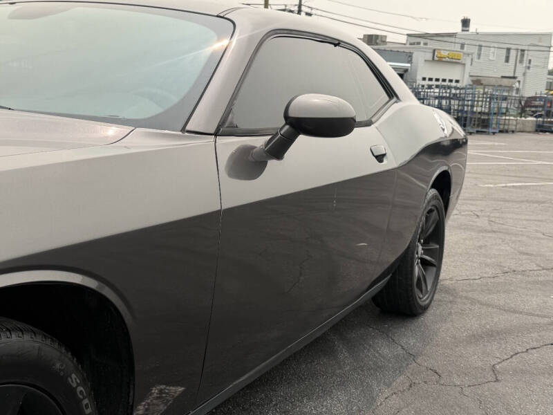 2016 Dodge Challenger SXT