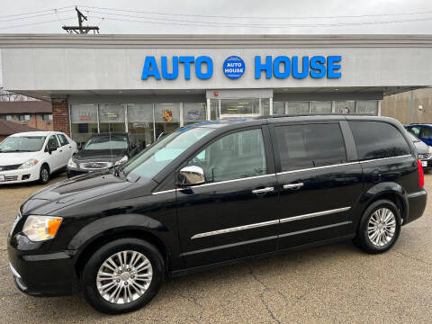2015 Chrysler Town and Country for sale at Auto House Motors in Downers Grove IL