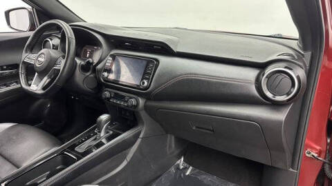 2022 Nissan Kicks SR