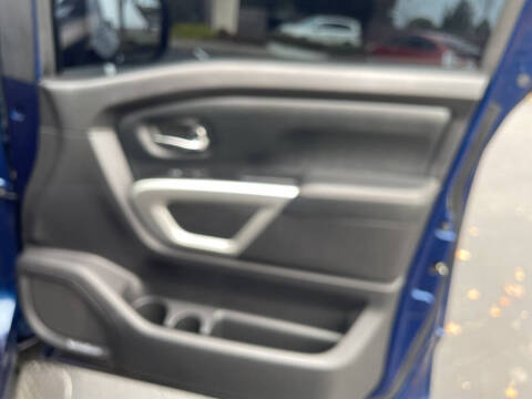 2017 Nissan Titan SL