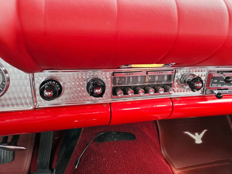 1957 Ford Thunderbird