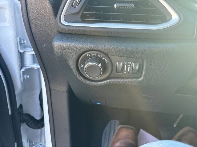 2026 Chrysler Voyager LX