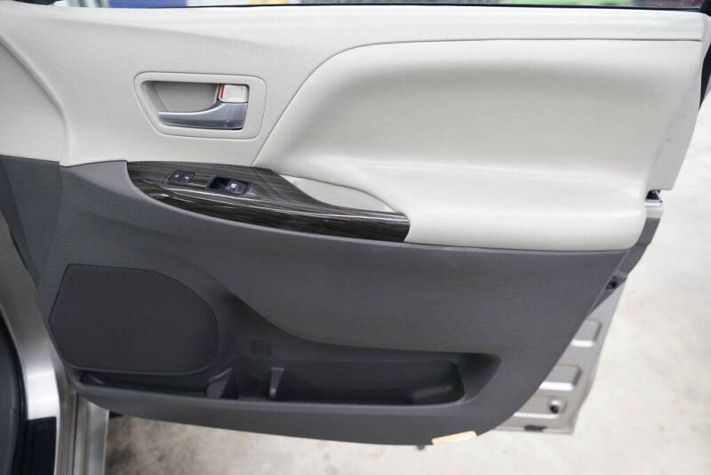 2016 Toyota Sienna