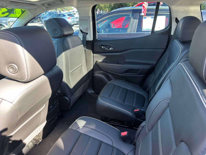 2023 GMC Acadia Denali