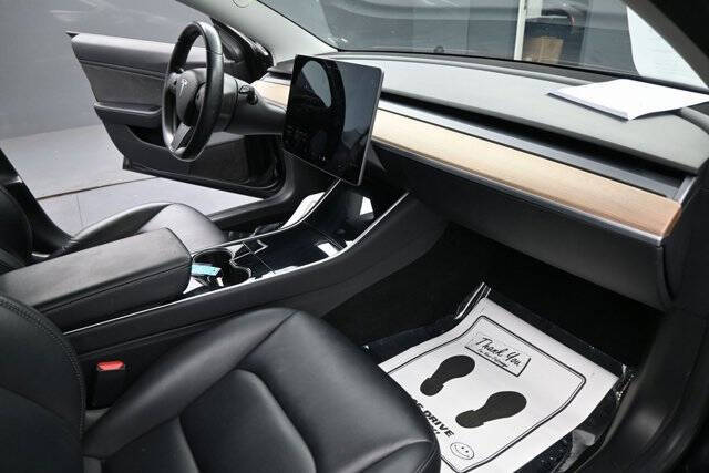 2019 Tesla Model 3 Mid Range