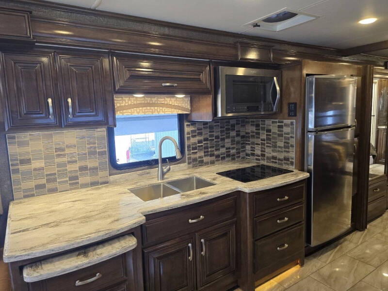 2017 Thor Motor Coach Aria