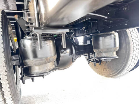 2018 Freightliner M2 106