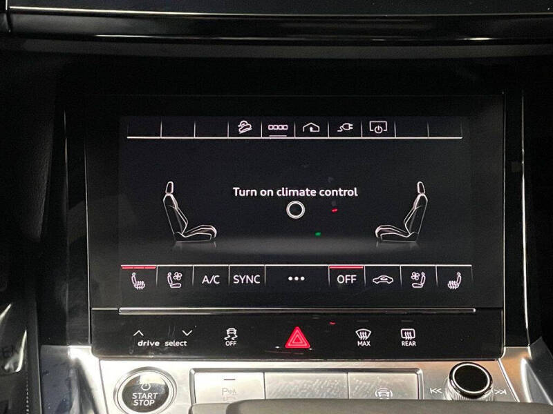 2022 Audi e-tron quattro Premium Plus