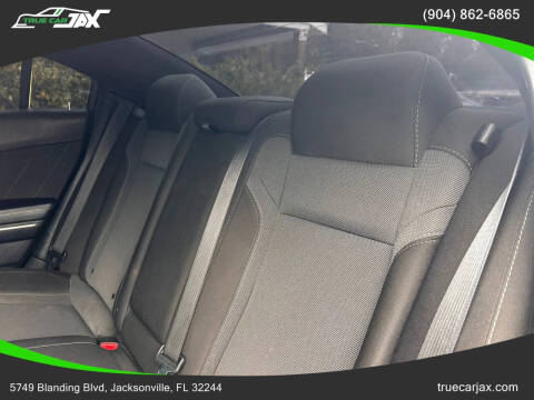 2017 Dodge Charger SXT