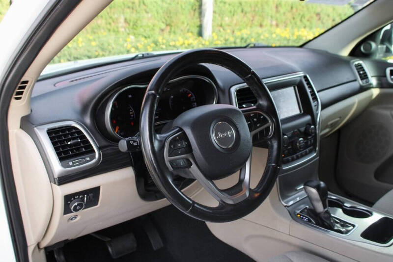 2020 Jeep Grand Cherokee Laredo