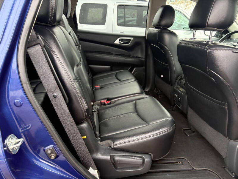 2020 Nissan Pathfinder SL