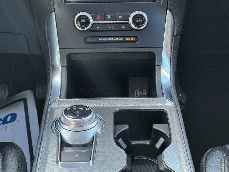 2023 Ford Edge Titanium