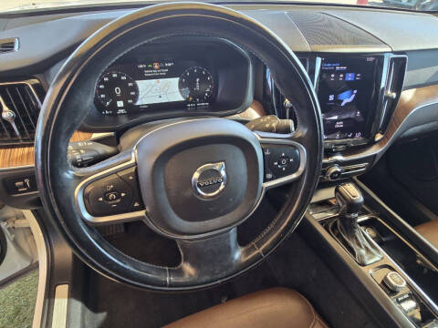 2021 Volvo XC60 T5 Momentum