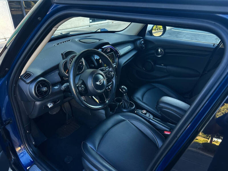 2017 MINI Hardtop 4 Door Cooper