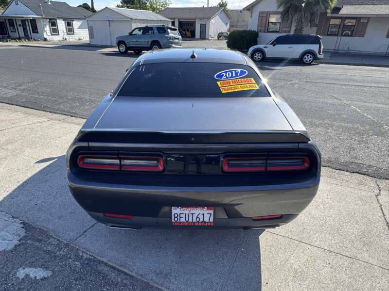 2017 Dodge Challenger R/T Plus Shaker