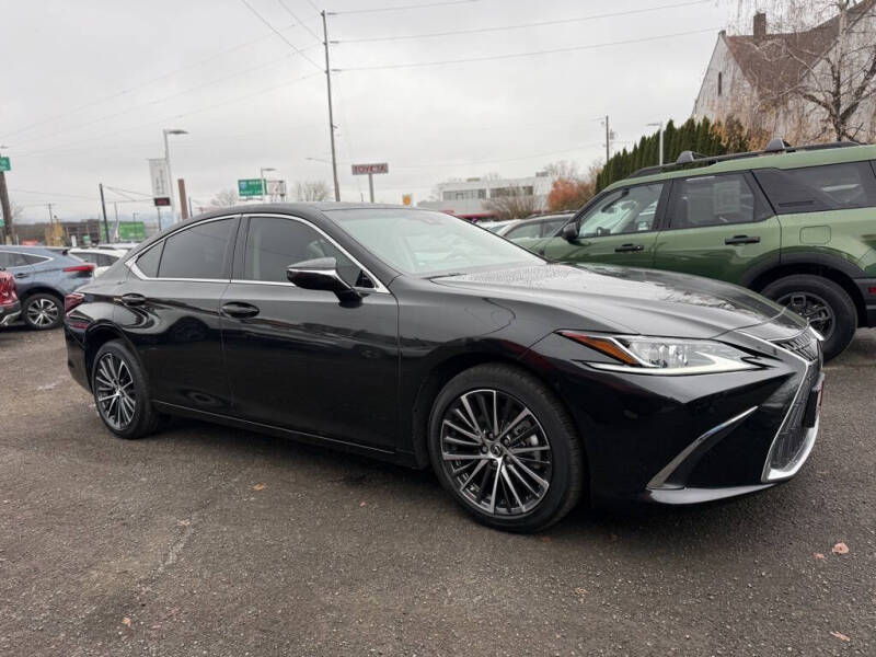 2023 Lexus ES 250