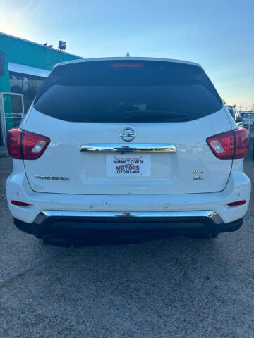 2020 Nissan Pathfinder SL