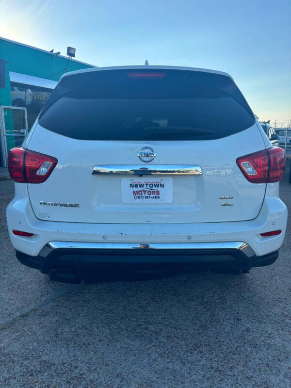 2020 Nissan Pathfinder SL