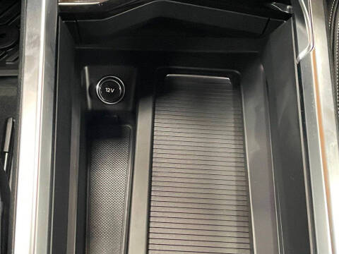 2022 Audi e-tron quattro Premium Plus