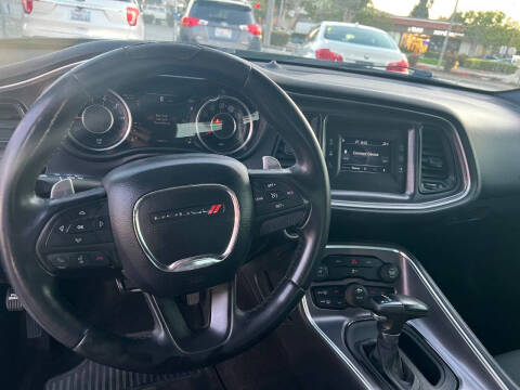 2015 Dodge Challenger SXT