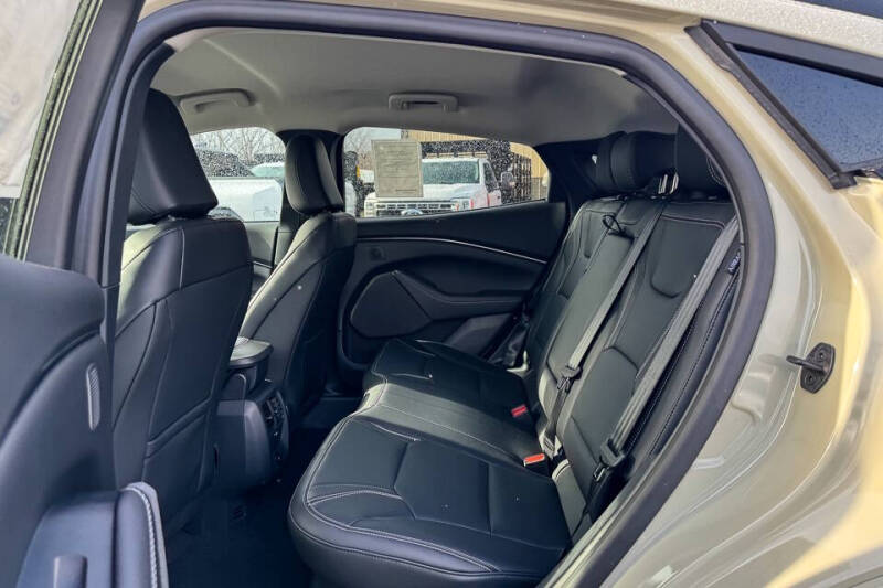 2025 Ford Mustang Mach-E Premium