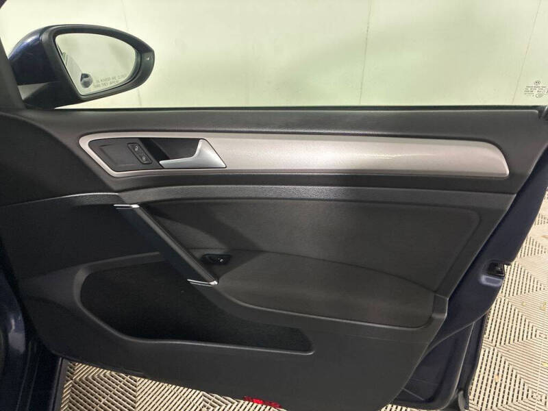 2016 Volkswagen e-Golf SE