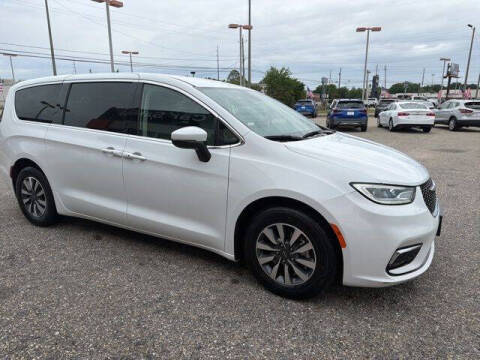 2023 Chrysler Pacifica Plug-In Hybrid Touring L