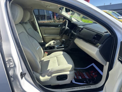 2014 Lincoln MKS