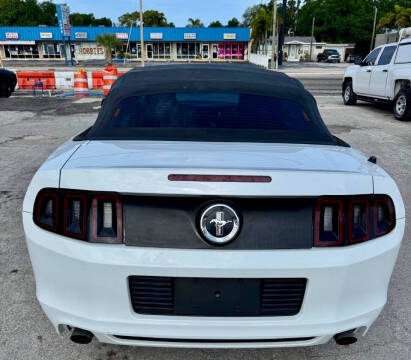 2014 Ford Mustang V6