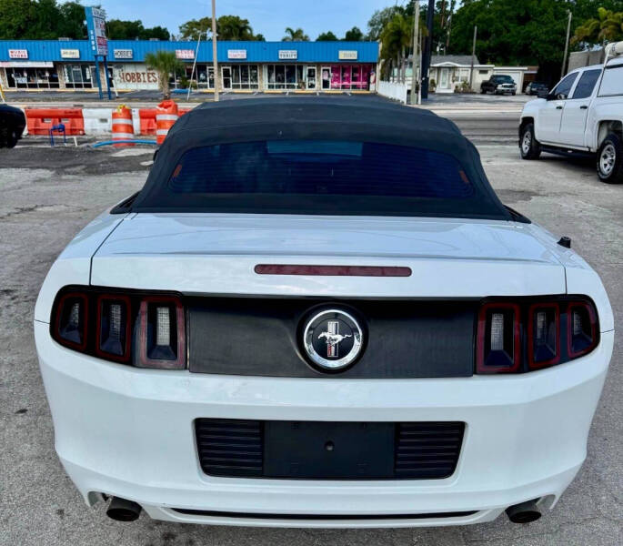 2014 Ford Mustang V6