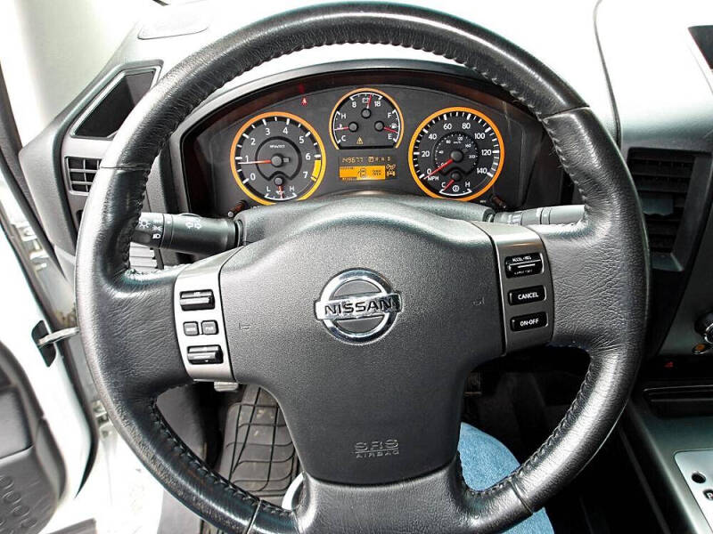 2011 Nissan Titan SV