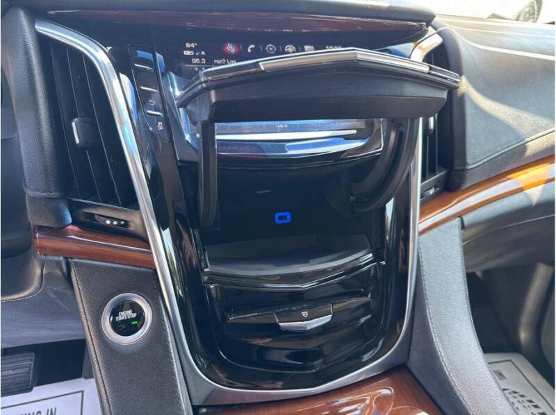 2017 Cadillac Escalade Luxury